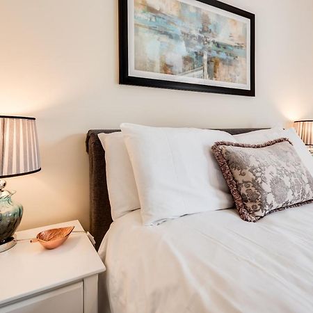 Modern 2 Bedroom Apartment In Popular Jericho !!! Oxford Ngoại thất bức ảnh