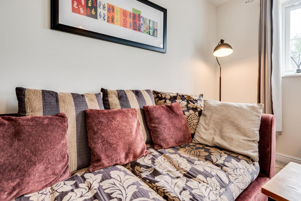 Modern 2 Bedroom Apartment In Popular Jericho !!! Oxford Ngoại thất bức ảnh